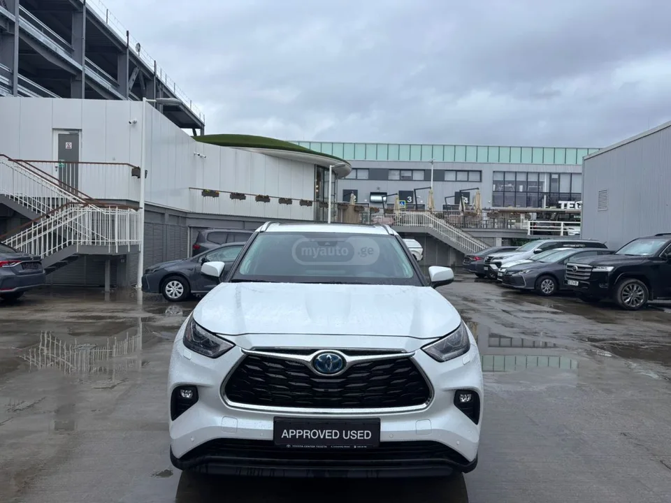 Toyota Highlander 2024 — фото 1, купить с доставкой в Москву