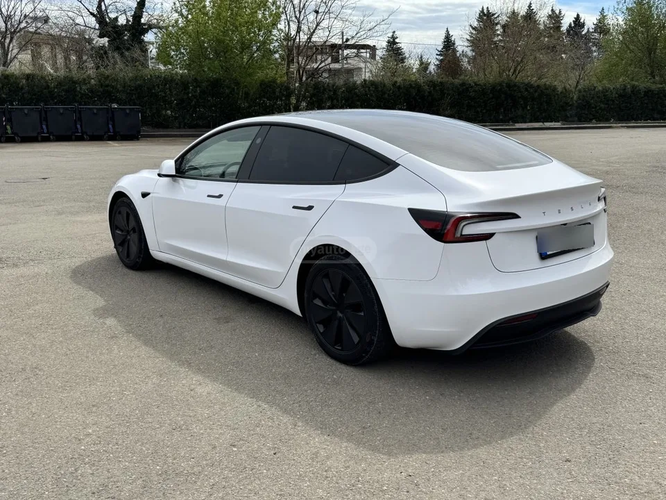 Tesla Model 3 2025 — миниатюра 2