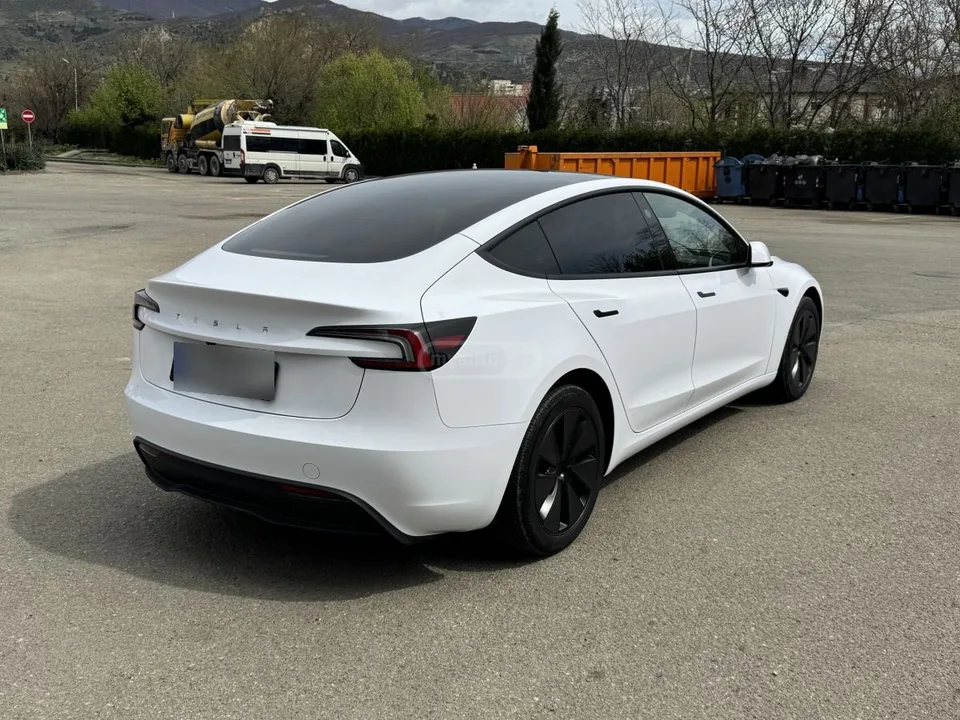 Tesla Model 3 2025 — миниатюра 4
