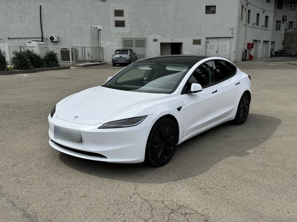 Tesla Model 3 2025 — фото 1, купить с доставкой в Москву
