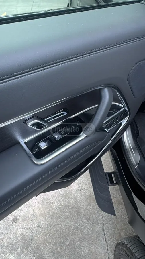 Land Rover Range Rover Vogue 2025 — миниатюра 4