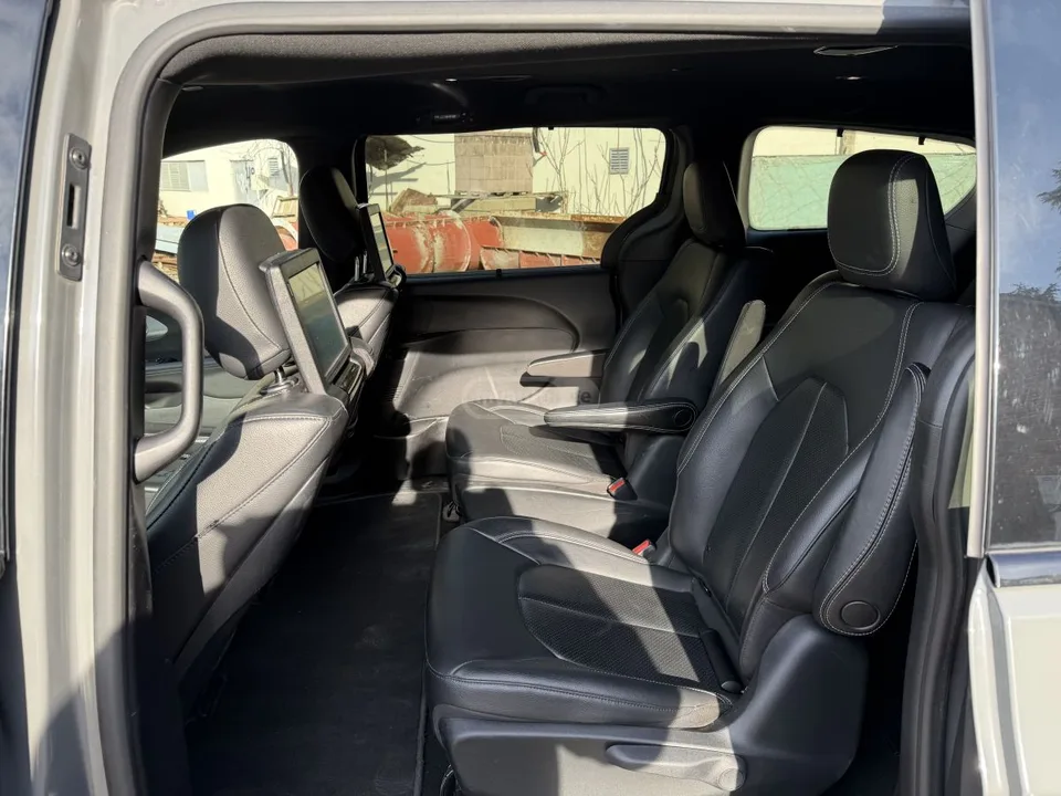 Chrysler Pacifica 2022 — миниатюра 5