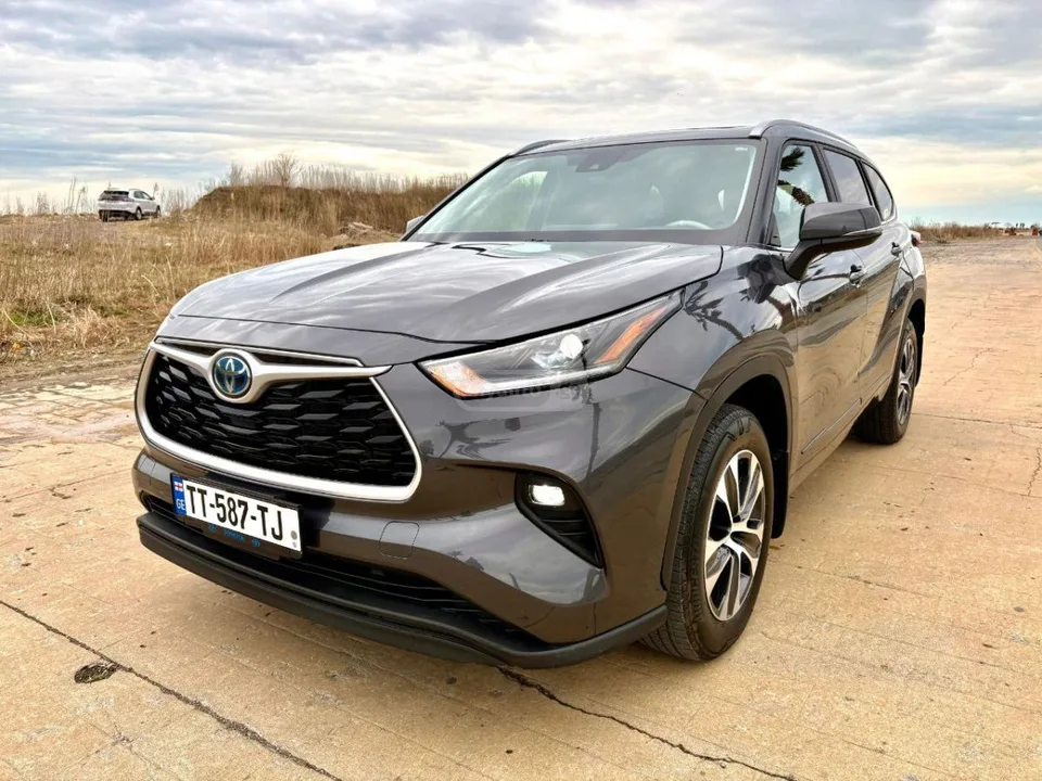 Toyota Highlander XLE 4dr All-Wheel Drive Automa 2023 — миниатюра 2
