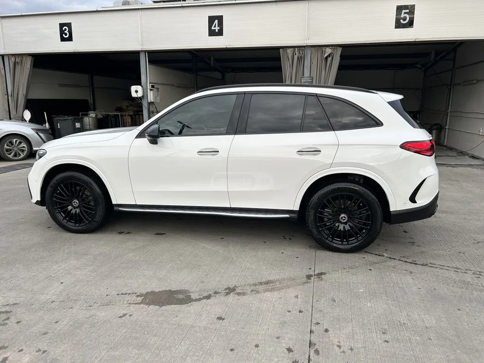 Mercedes-Benz GLC 300 Base GLC 300 4dr All Wheel Dri 2023 — миниатюра 3