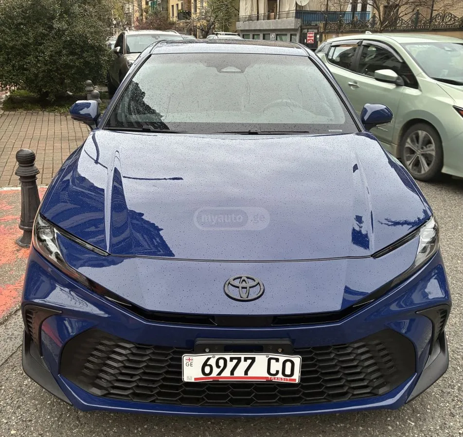 Toyota Camry SE 2025 — миниатюра 3