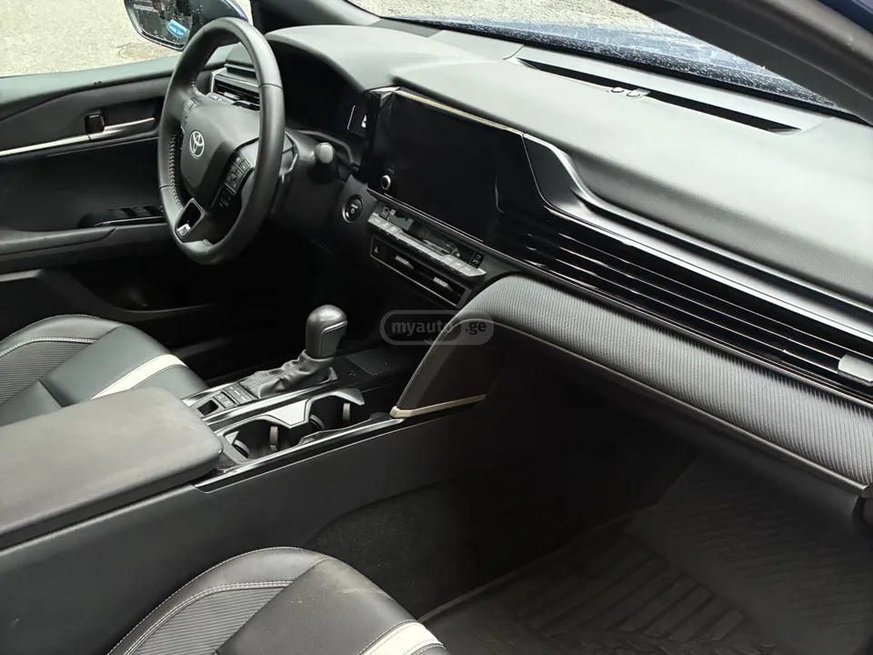 Toyota Camry SE 2025 — миниатюра 4