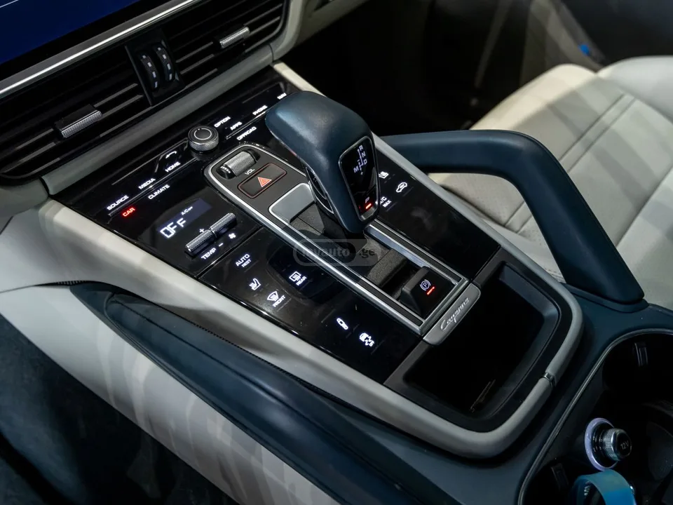 Porsche Cayenne Coupe 2022 — миниатюра 4