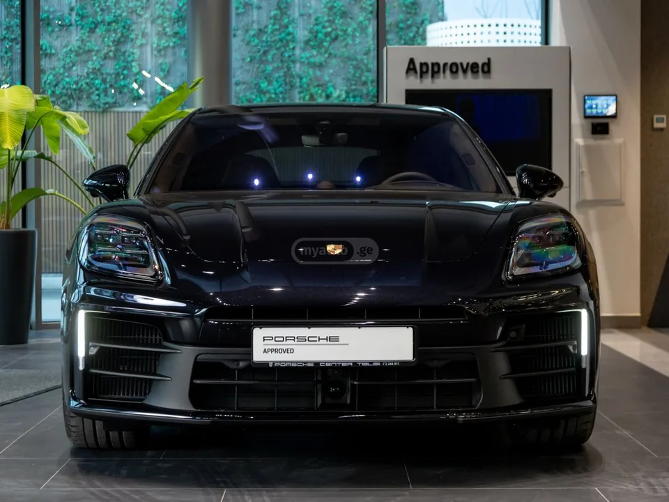 Porsche Panamera 4 E-Hybrid Executive 2025 — миниатюра 3