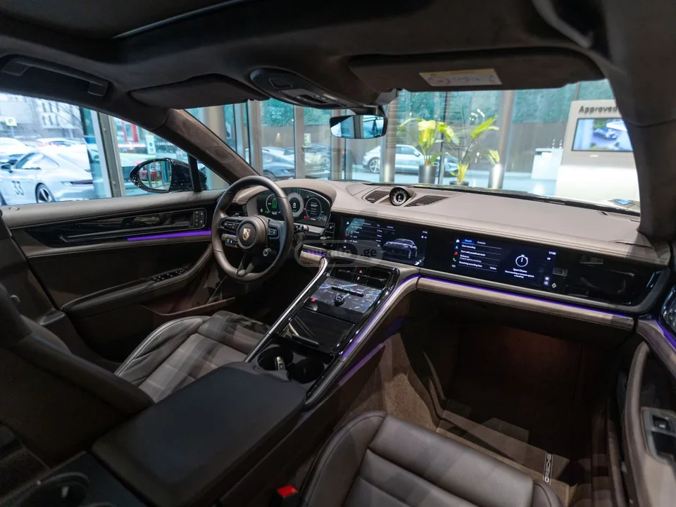 Porsche Panamera 4 E-Hybrid Executive 2025 — миниатюра 5