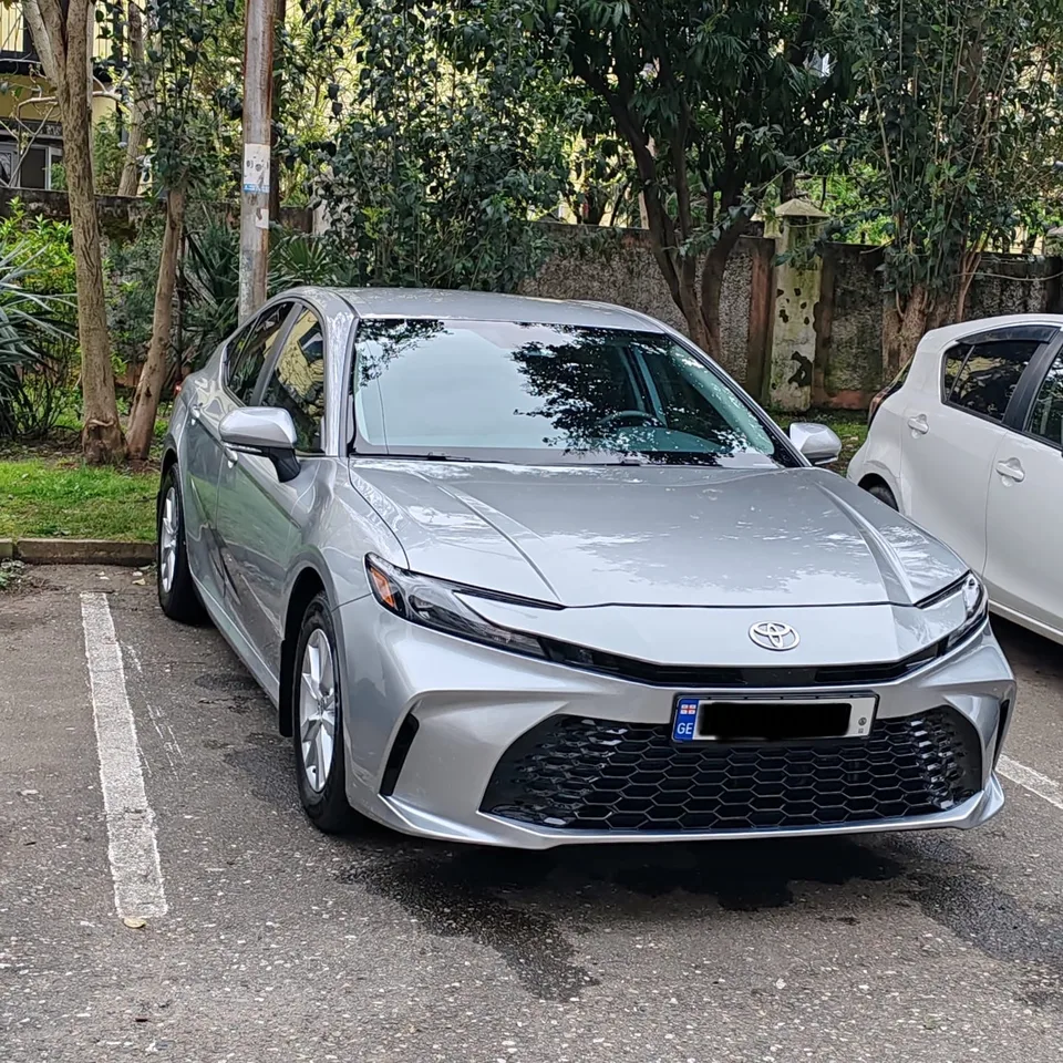 Toyota Camry 2025 — фото 1, купить с доставкой в Москву