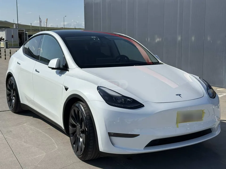 Tesla Model Y perpormace 2023 — фото 1, купить с доставкой в Москву