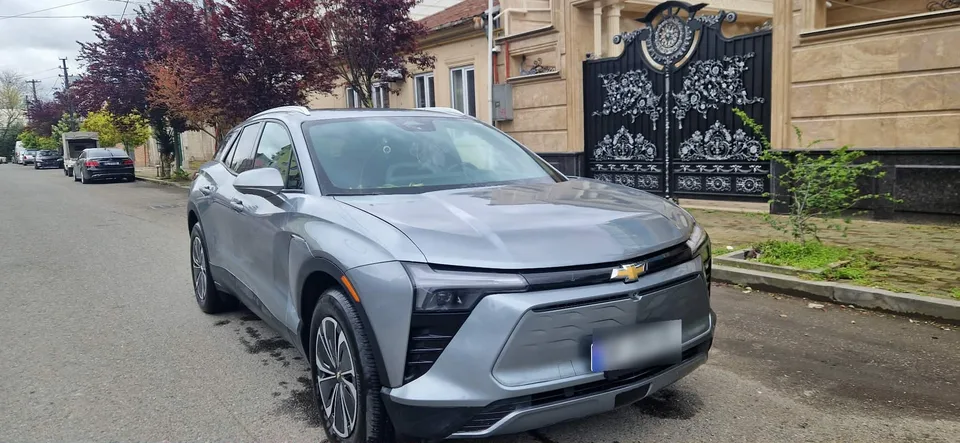 Chevrolet Blazer LT w 2LT All Wheel Drive 2024 — фото 1, купить с доставкой в Москву