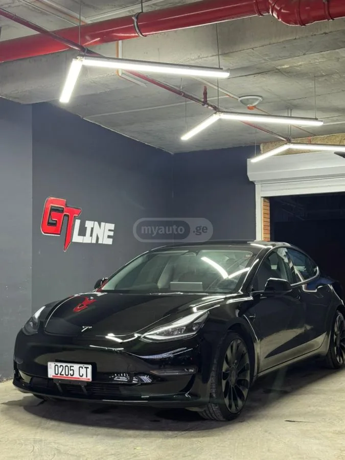 Tesla Model 3 2023 — миниатюра 2
