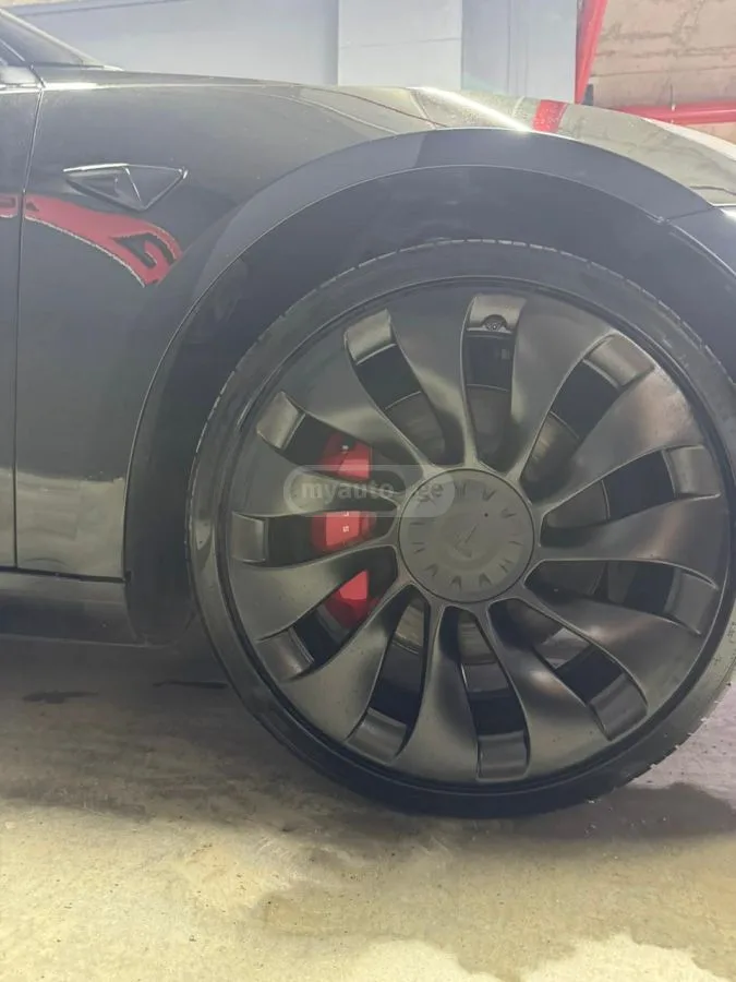 Tesla Model 3 2023 — миниатюра 4