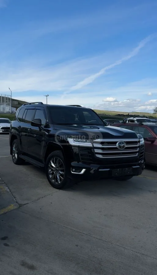 Toyota Land Cruiser 2024 — фото 1, купить с доставкой в Москву