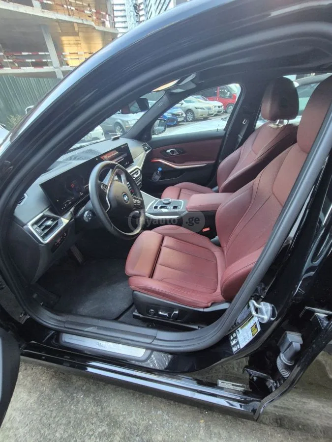 BMW 330 xDrive 4dr All Wheel Drive Sed 2024 — миниатюра 5