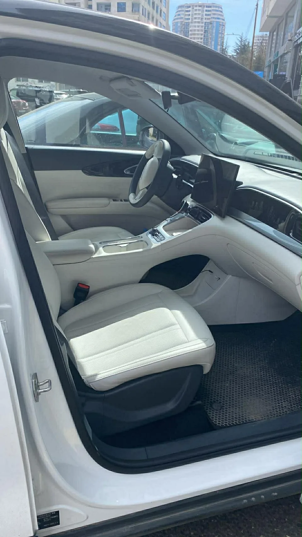 Geely Geometry C 2025 — миниатюра 2