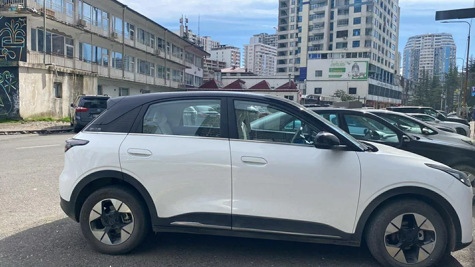Geely Geometry C 2025 — миниатюра 4