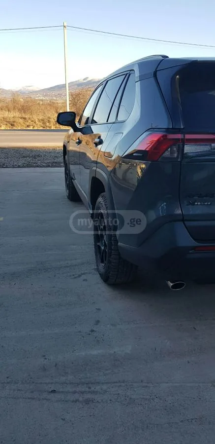 Toyota RAV 4 XLE 4dr All-Wheel Drive Automa 2023 — миниатюра 4