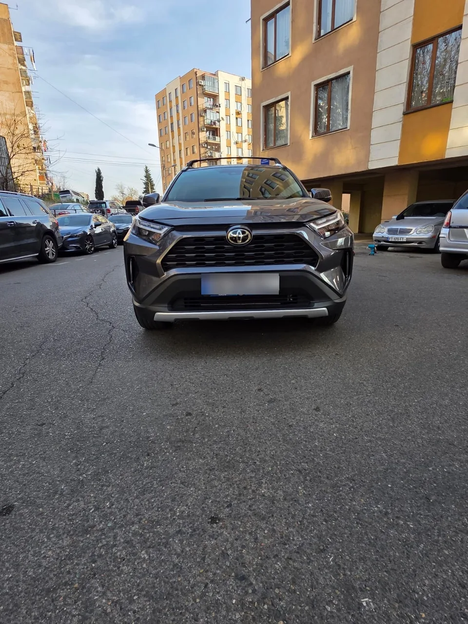 Toyota RAV 4 XLE Premium 4dr All Wheel Driv 2024 — миниатюра 2