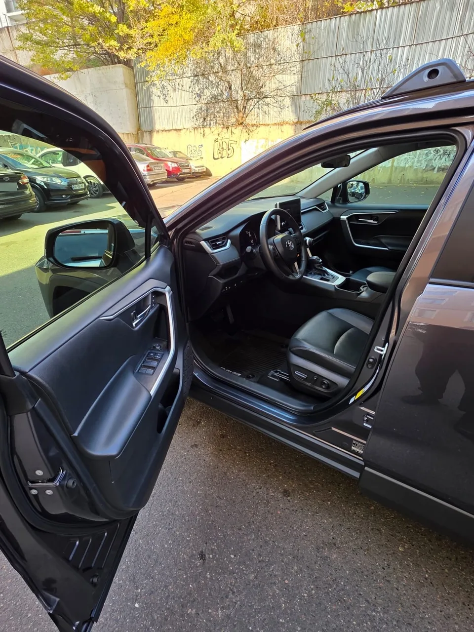 Toyota RAV 4 XLE Premium 4dr All Wheel Driv 2024 — миниатюра 4