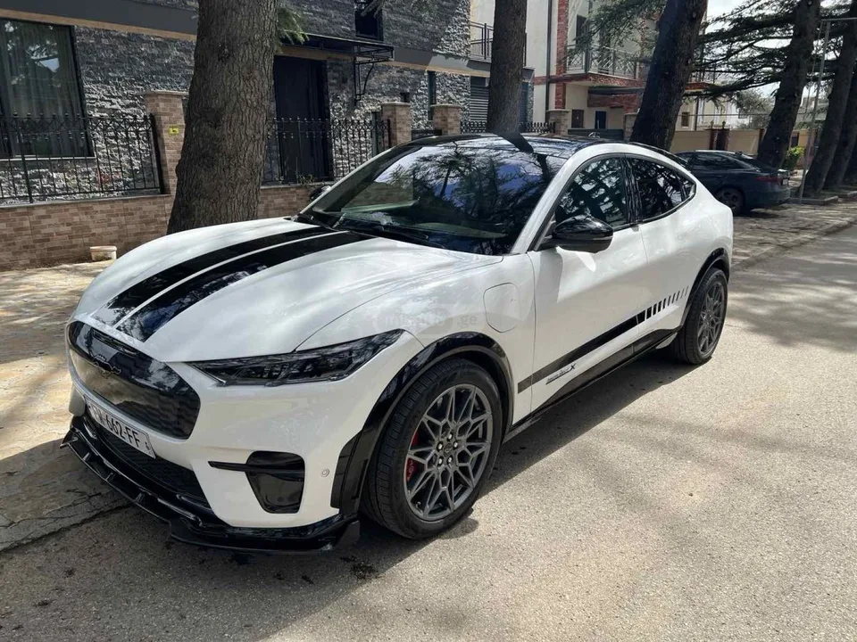 Ford Mustang Mach-E GT 2024 — миниатюра 2