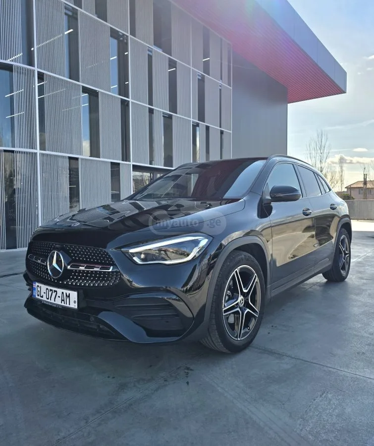 Mercedes-Benz GLA 200 2023 — миниатюра 3