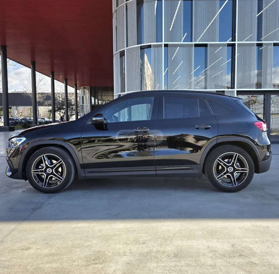 Mercedes-Benz GLA 200 2023 — миниатюра 5