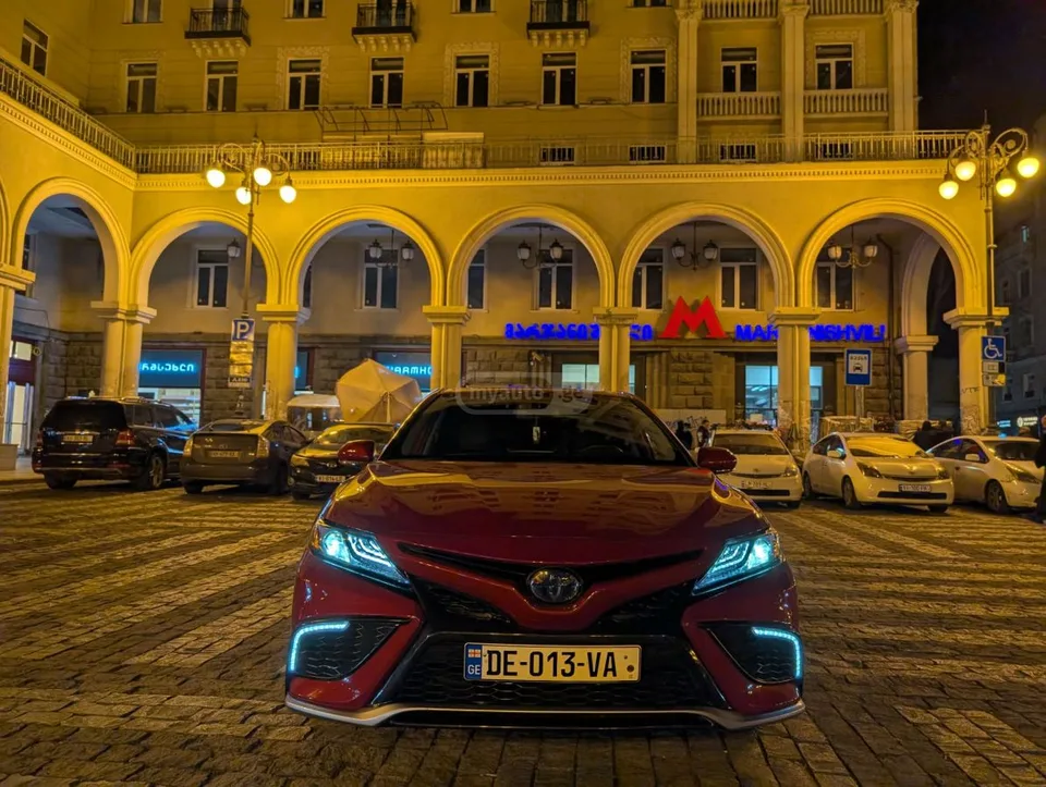 Toyota Camry XSE V6 4dr Front-Wheel Drive S 2023 — фото 1, купить с доставкой в Москву