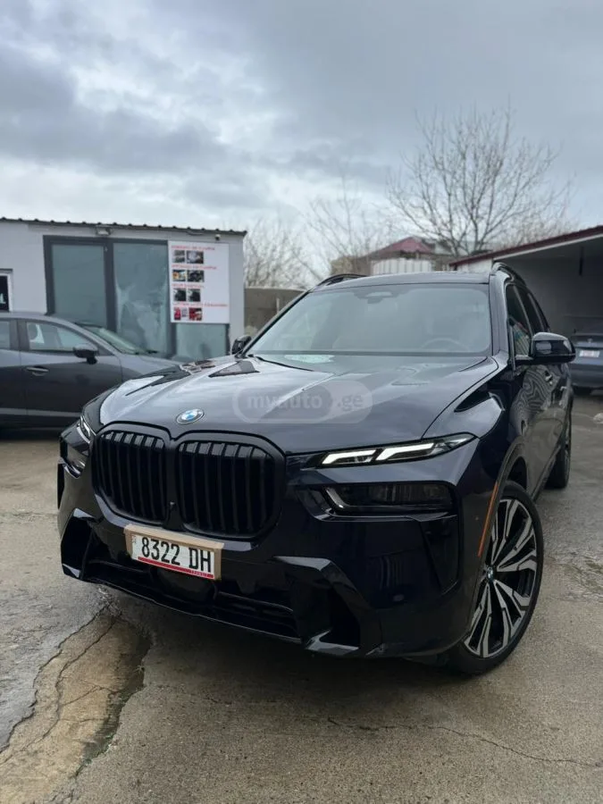 BMW X7 M 2025 — фото 1, купить с доставкой в Москву