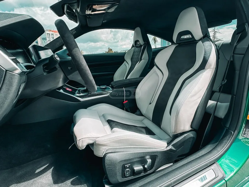 BMW M4 Base 2dr Rear-Wheel Drive Coup 2023 — миниатюра 3