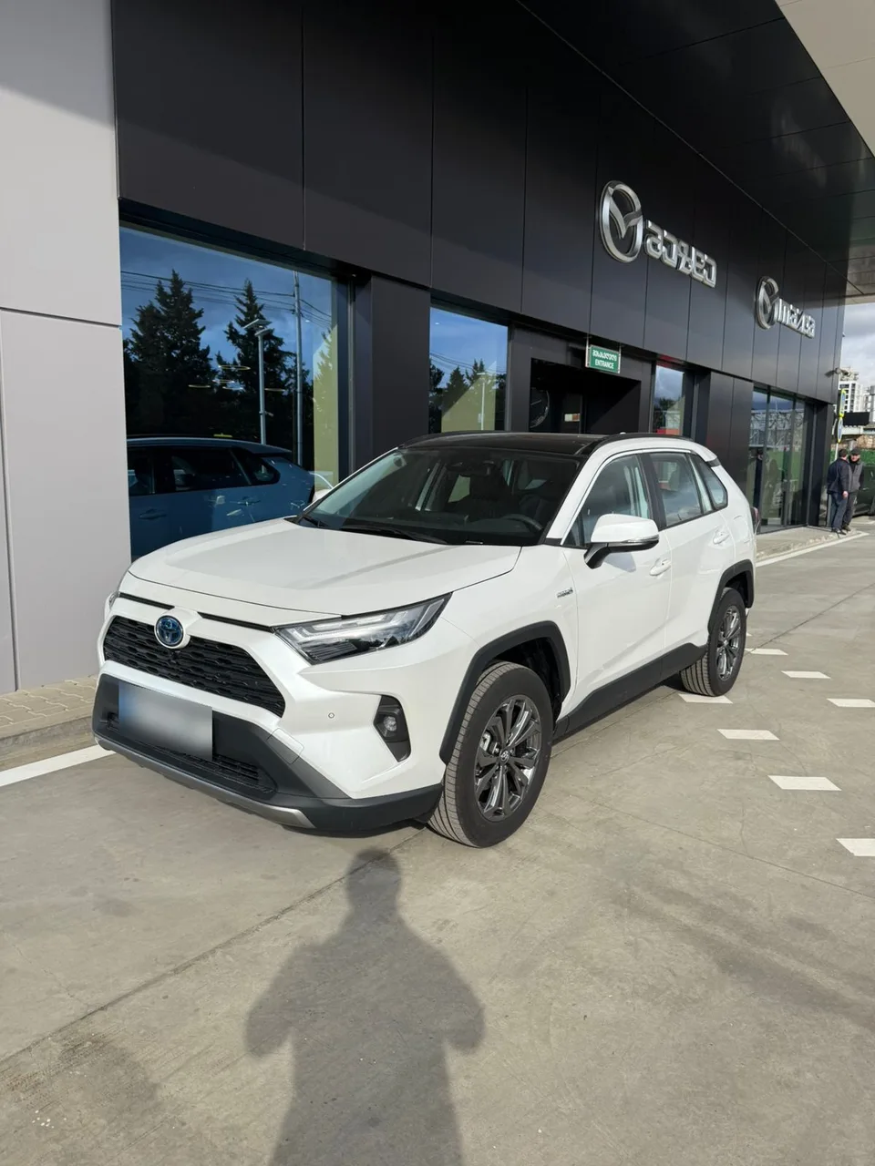 Toyota RAV 4 HYBRID 2025 — фото 1, купить с доставкой в Москву