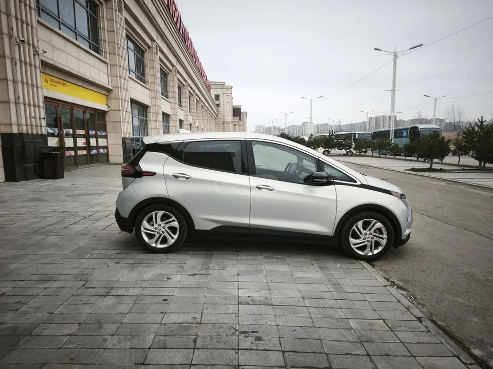 Chevrolet Bolt EV LT Front-Wheel Drive Automatic 2022 — миниатюра 4