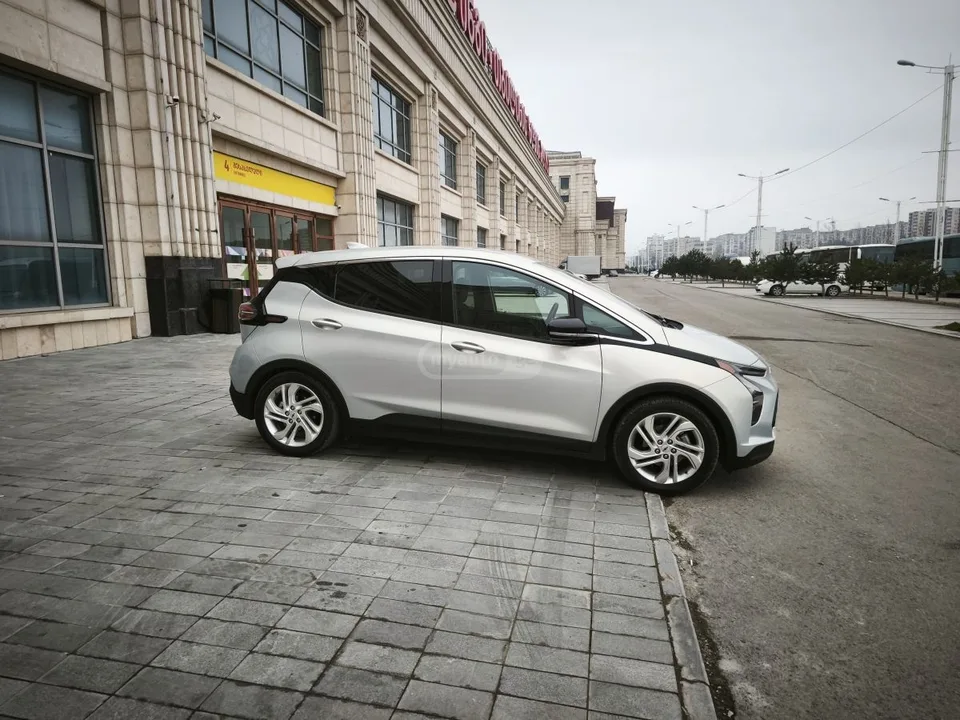 Chevrolet Bolt EV LT Front-Wheel Drive Automatic 2022 — миниатюра 5