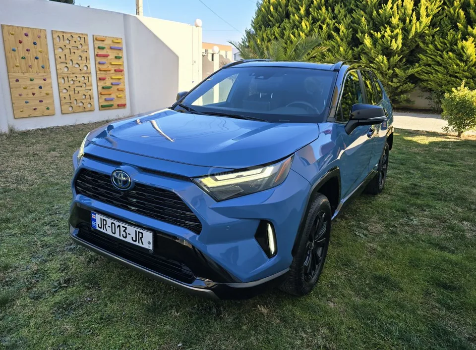 Toyota RAV 4 XSE HYBRIDFull 2022 — фото 1, купить с доставкой в Москву