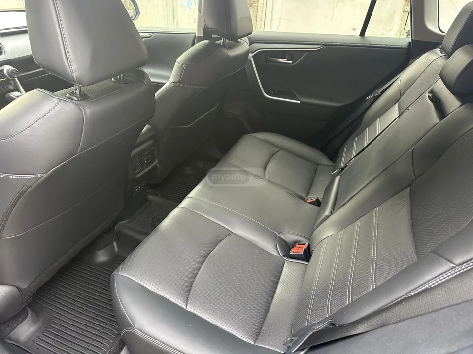 Toyota RAV 4 2024 — миниатюра 4