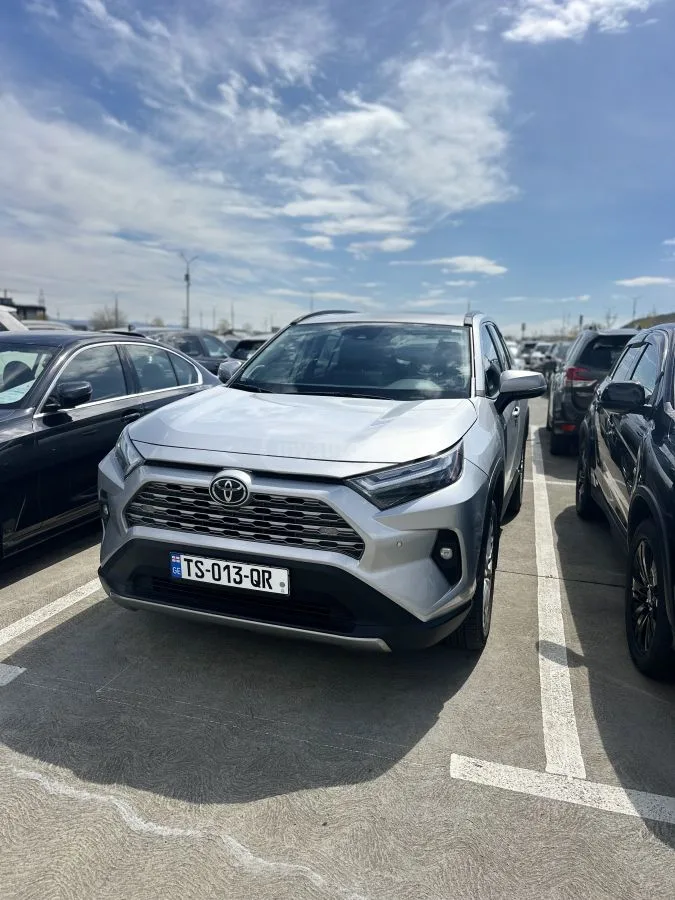 Toyota RAV 4 2024 — фото 1, купить с доставкой в Москву