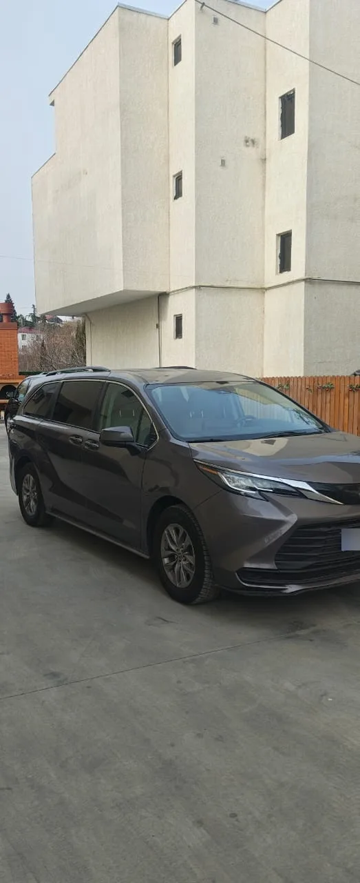 Toyota Sienna 2022 — миниатюра 2