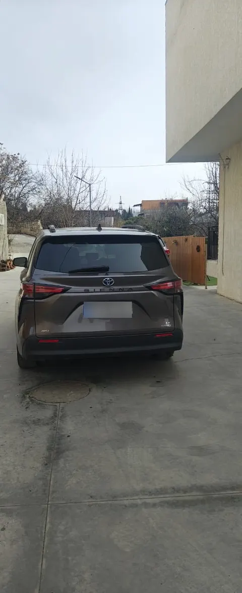 Toyota Sienna 2022 купить в Москве