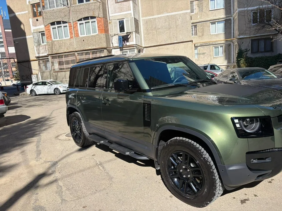 Land Rover Defender 110 2025 — миниатюра 4
