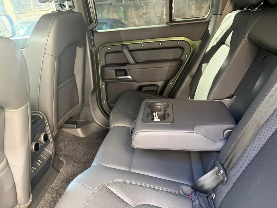 Land Rover Defender 110 2025 — миниатюра 5