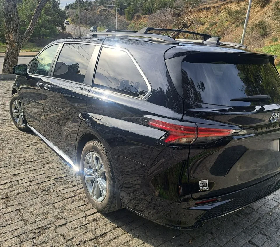 Toyota Sienna 2022 — миниатюра 2