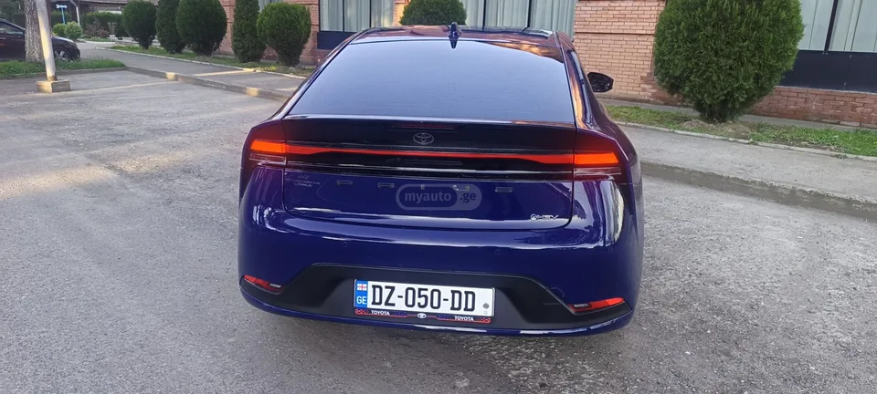 Toyota Prius 2024 — миниатюра 3