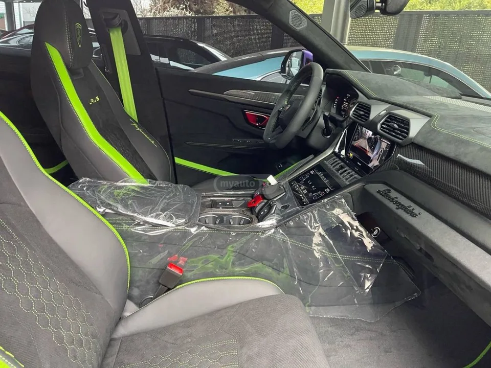 Lamborghini Urus 2024 — миниатюра 5