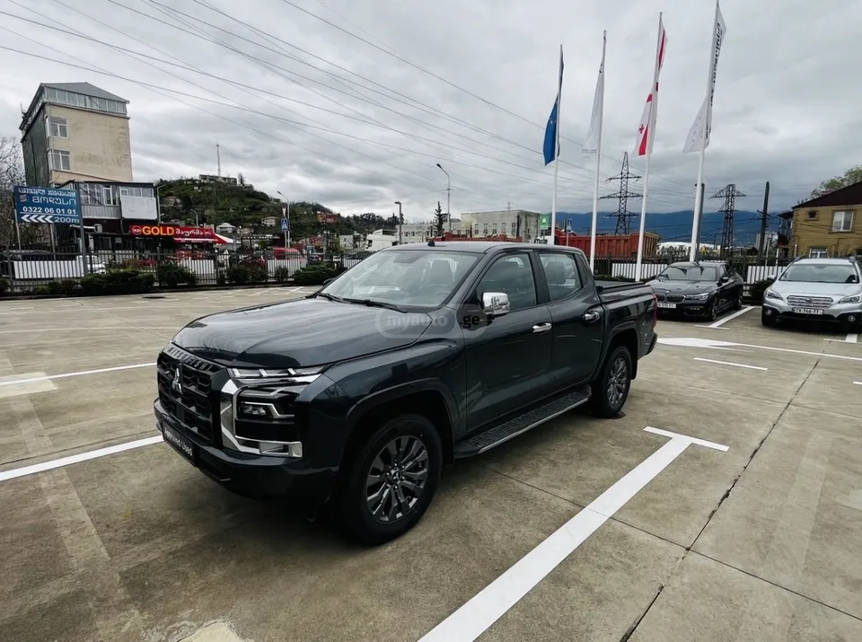 Mitsubishi L 200 2024 — фото 1, купить с доставкой в Москву