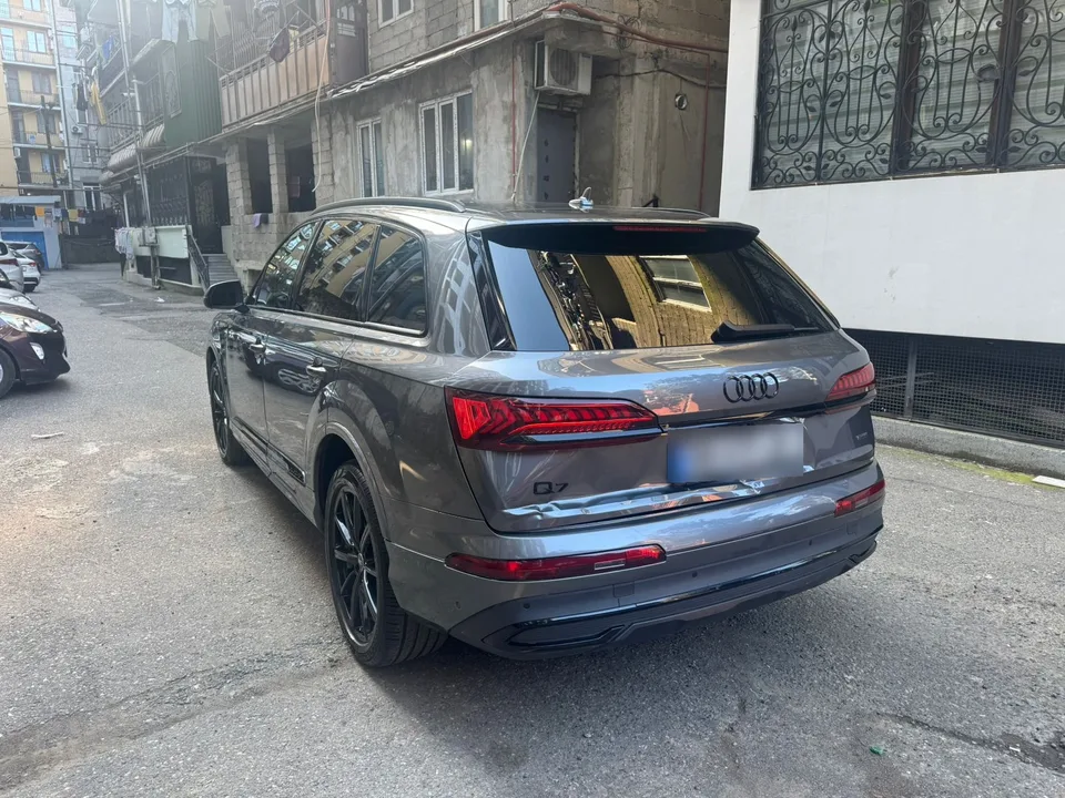 Audi Q7 45 Premium 4dr All-Wheel Drive 2023 — миниатюра 5