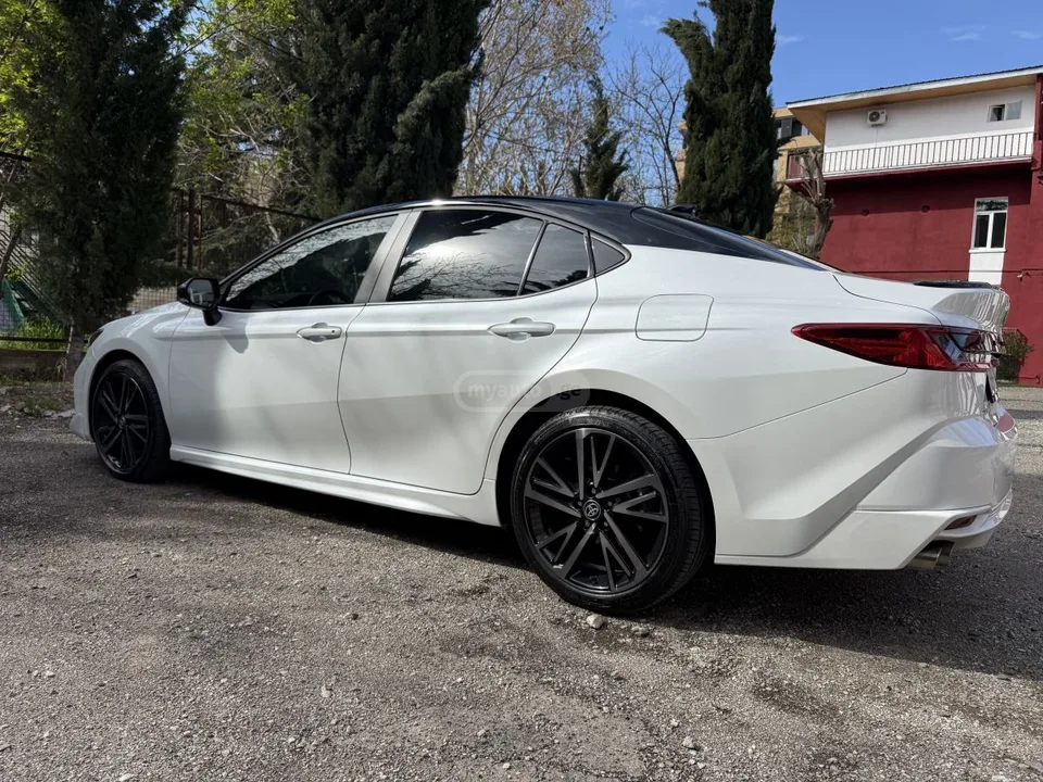 Toyota Camry 2025 — миниатюра 2