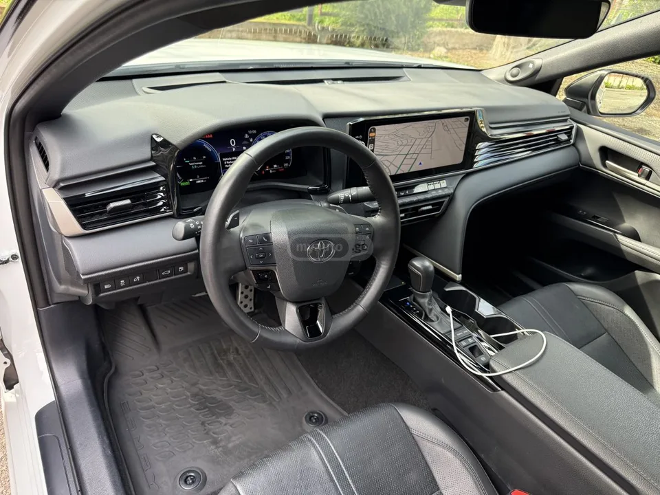 Toyota Camry 2025 — миниатюра 3