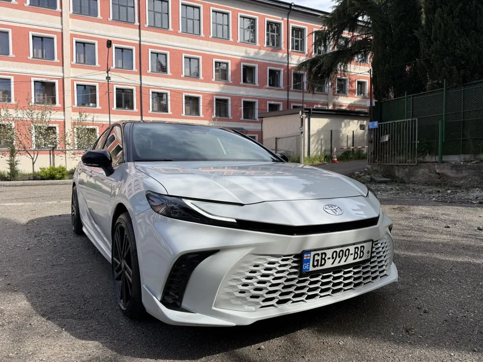 Toyota Camry 2025 — миниатюра 4