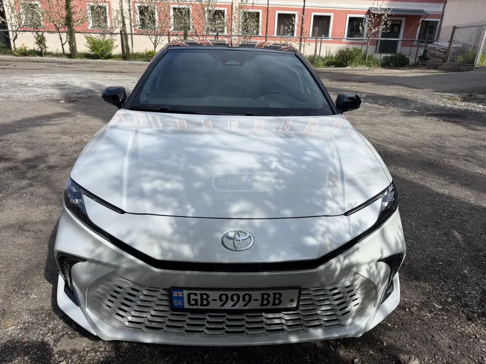 Toyota Camry 2025 — фото 1, купить с доставкой в Москву
